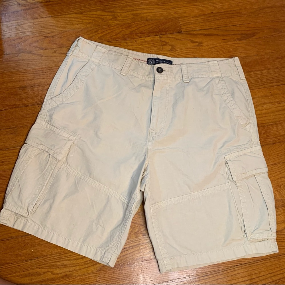 American Eagle Classic Cargo Khaki Shorts